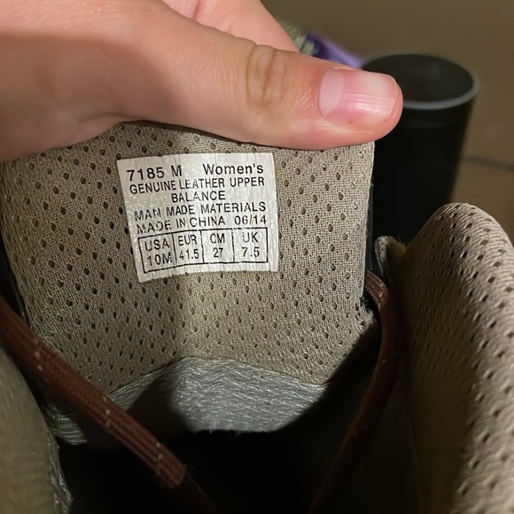 Vasque hiking boots - Picture 4 of 5